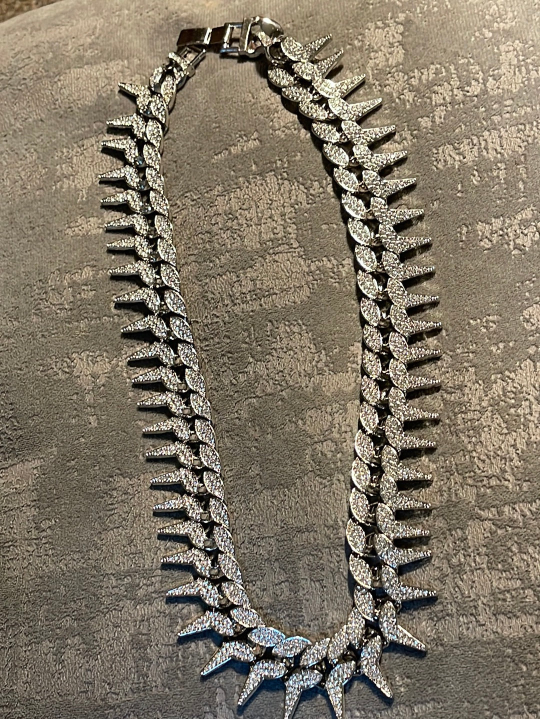 CUBAN SPIKED CHAIN